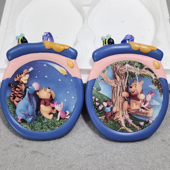SHARING A RIDE & FRIENDSHIIP MAKES A STAR SHINE Pooh's Honeypot Adventures 68544 - Picture 1 of 8